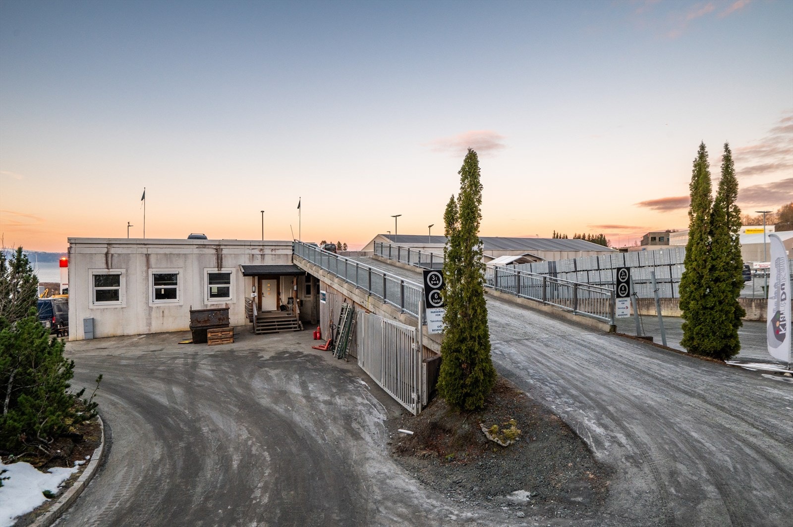 Oppkjøring til parkering på taket Galleribilde