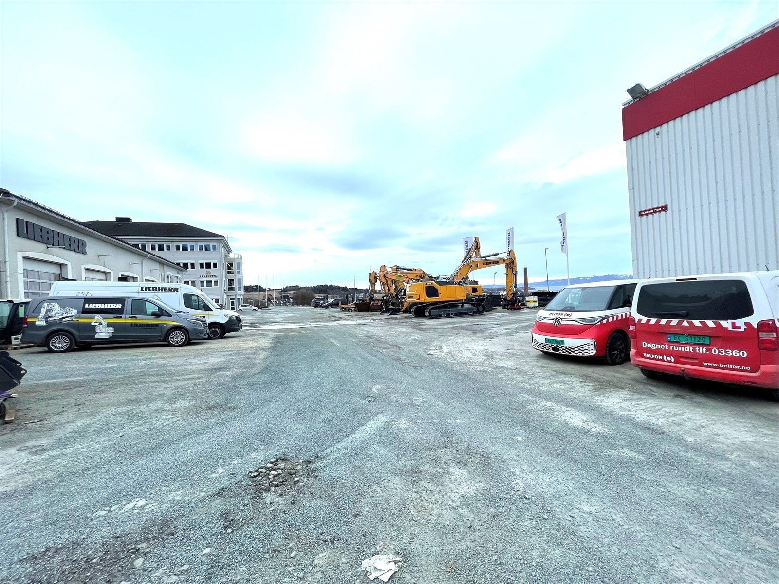 Ca. 1537 kvm uteareal Galleribilde