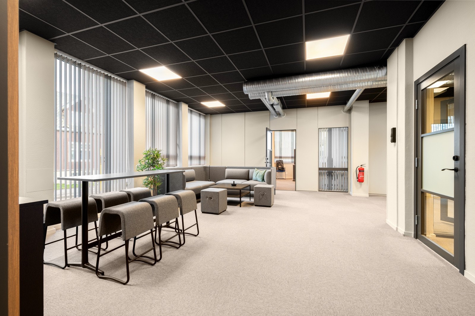 Lokalet er i meget god stand og påkostet - Her kan dere flytte rett inn i moderne og innflyttingsklare lokaler Galleribilde