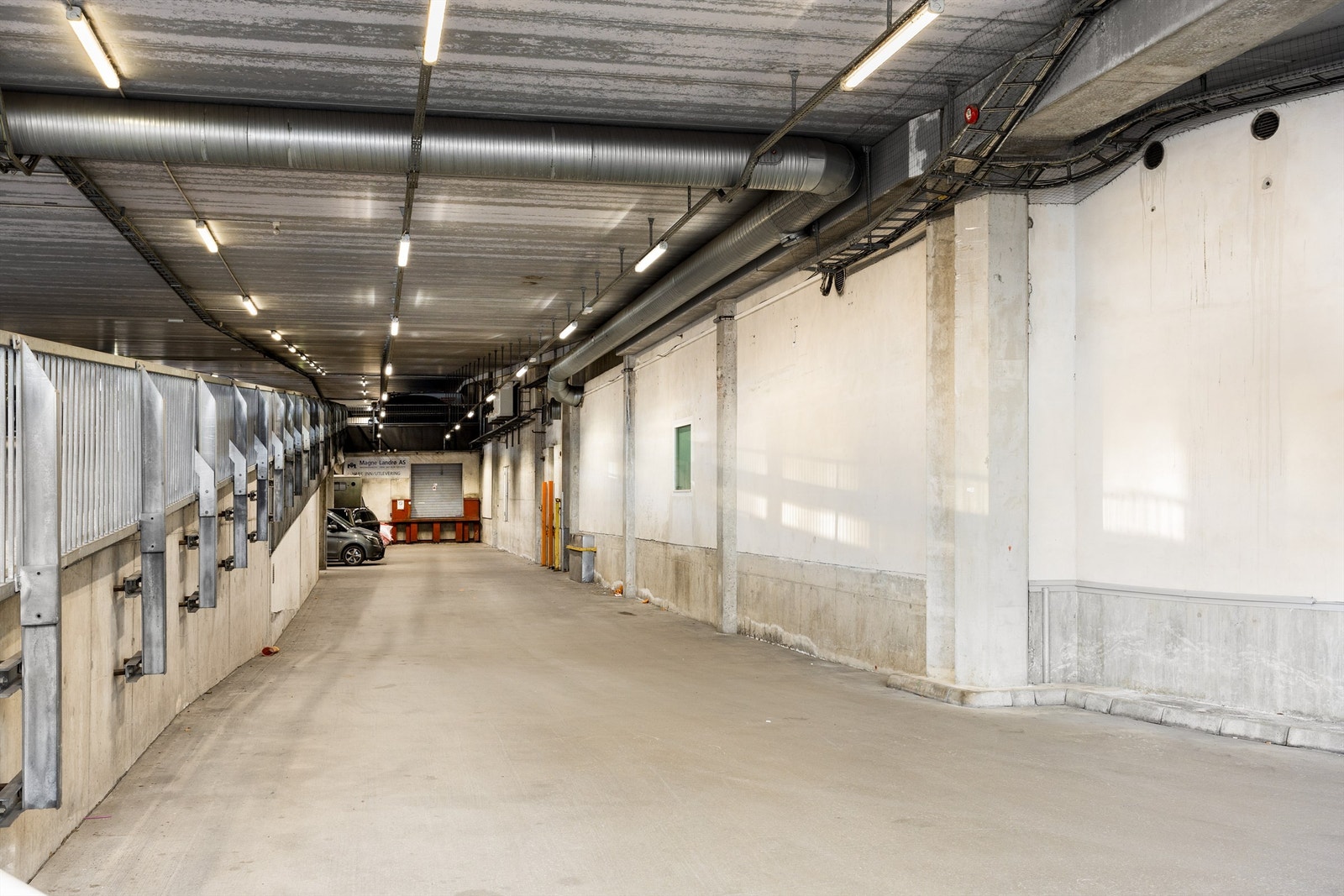 Nedkjøring til lager/rampe. Galleribilde