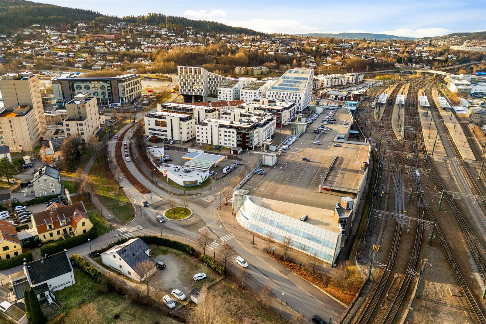 Meget gode profileringsmuligheter ut mot trafikkert vei. Galleribilde