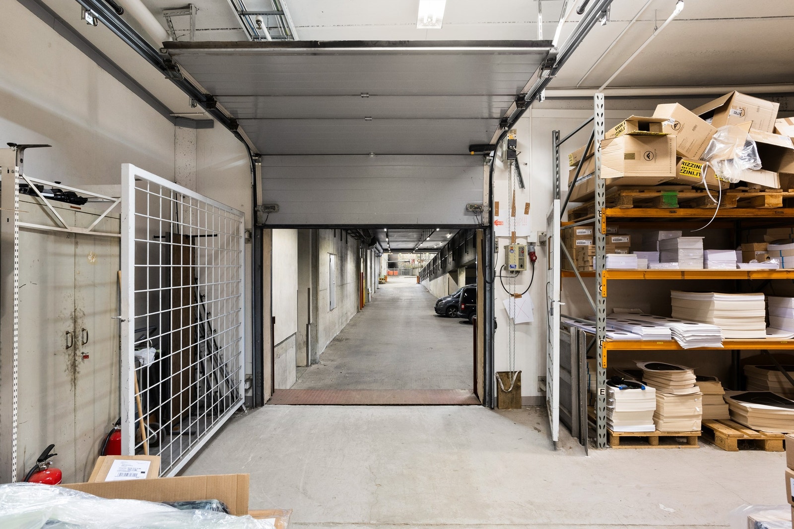 Kjøreport med rampe - sett fra innsiden. Galleribilde