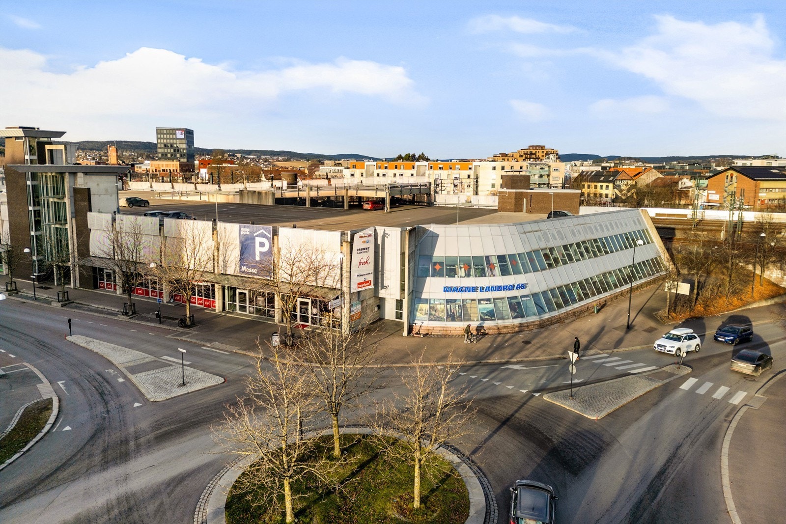 Eiendommen utvendig. Galleribilde