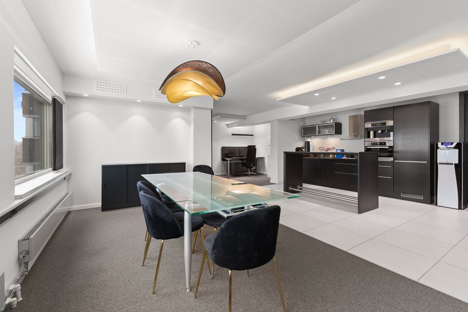 Speiseplass 4.etg. Galleribilde