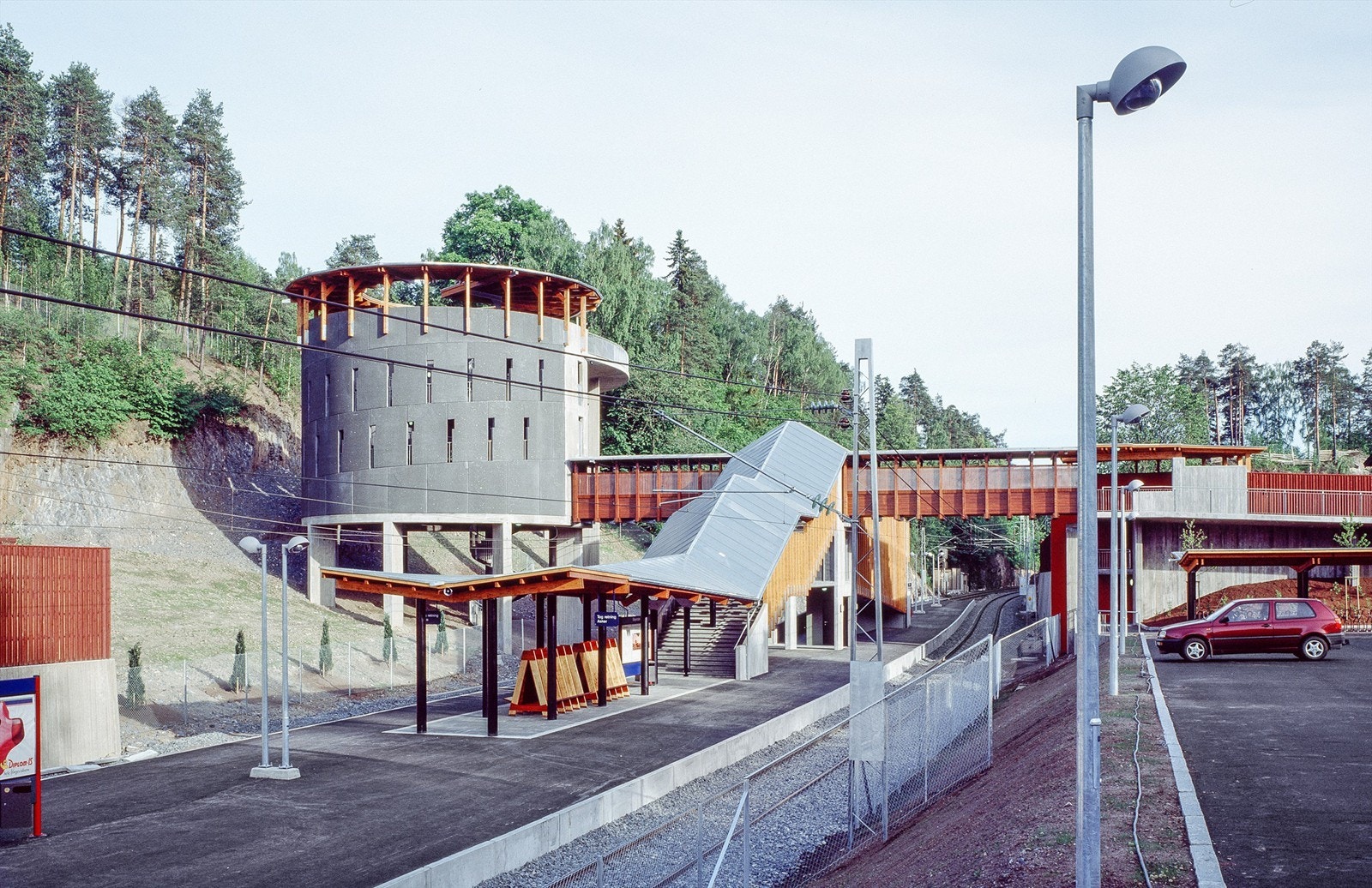 Togstasjon i umiddelbar nærhet Galleribilde