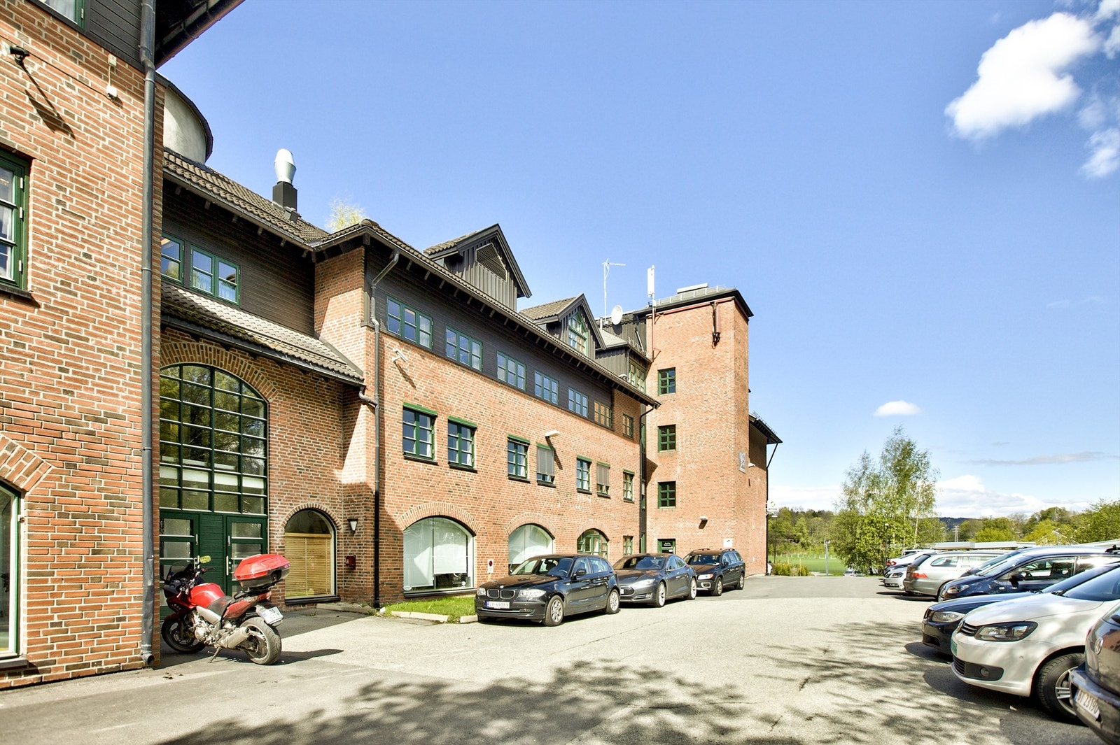 Fasade - inngang til ledige lokaler Galleribilde