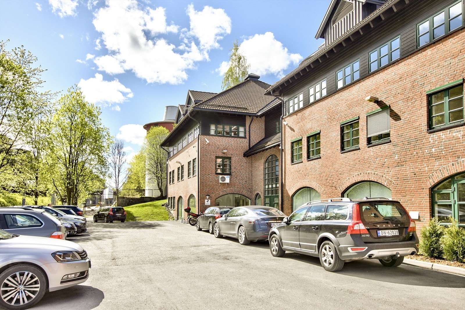 God parkeringsdekning - ledig lokale på bakkeplan Galleribilde