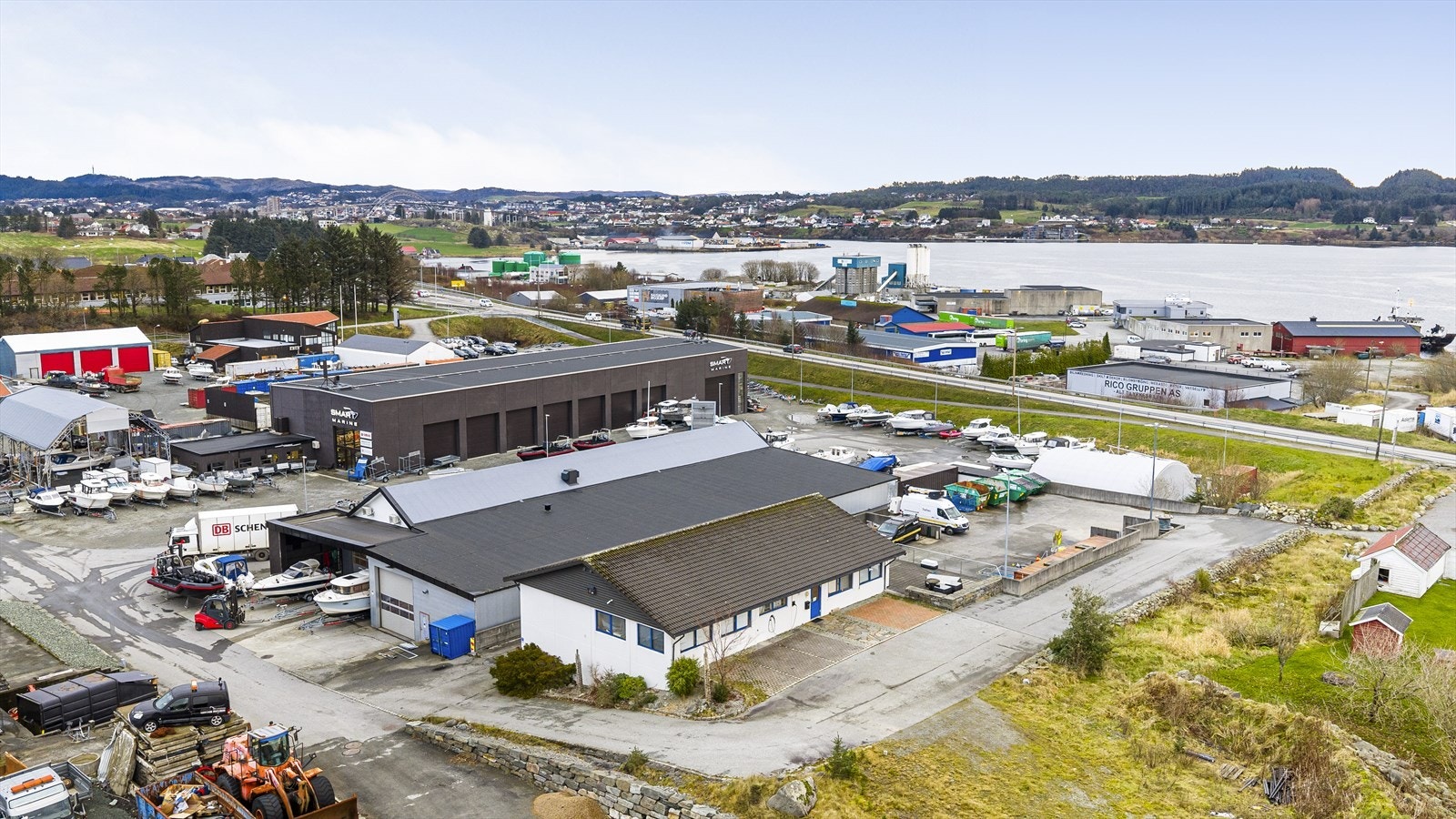 Sentral beliggenhet med to minutt til Haugesund og like ved E134 Galleribilde