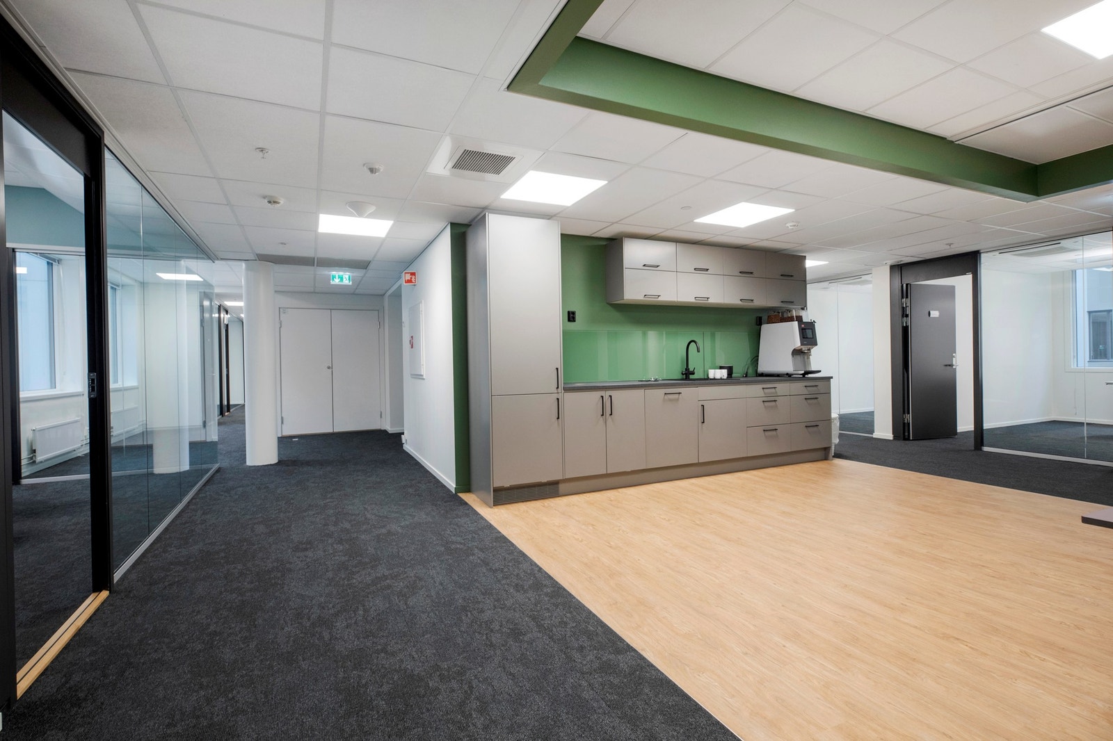 Tekjøkken og sosial sone. Galleribilde