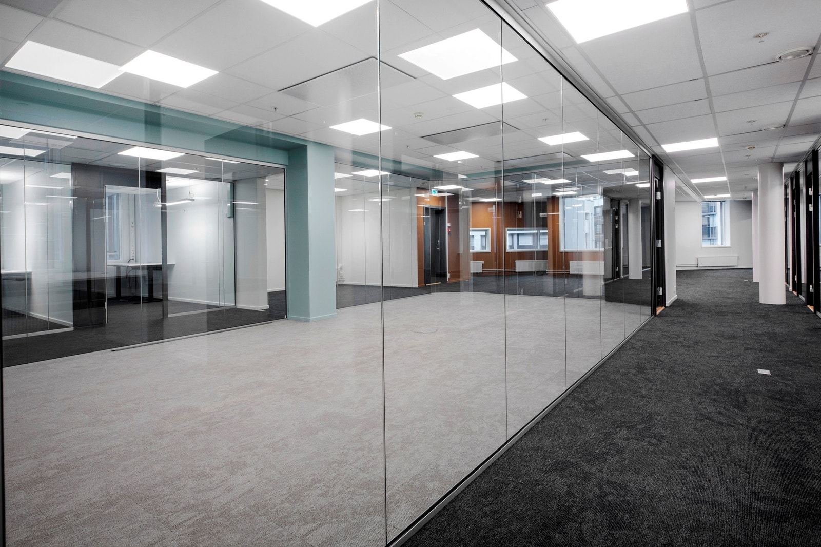 Lokalet er i dag inndelt i celle-kontor, tre møterom. Galleribilde