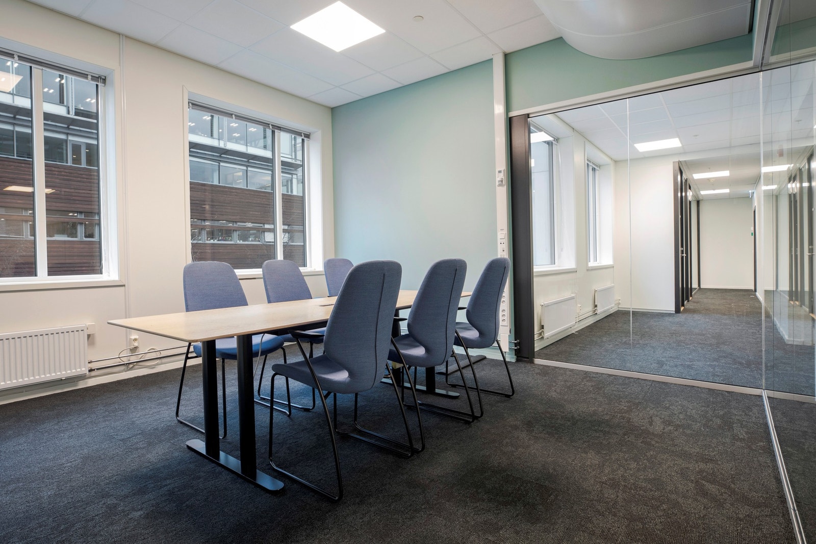 Lokalet er i dag inndelt i celle-kontor, tre møterom. Galleribilde