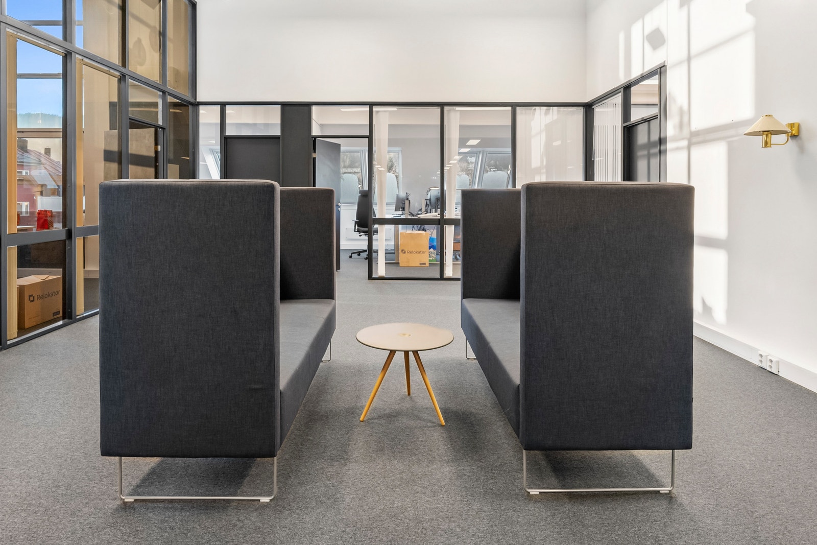 God takhøyde som gjør lokalene luftige og åpne. Galleribilde