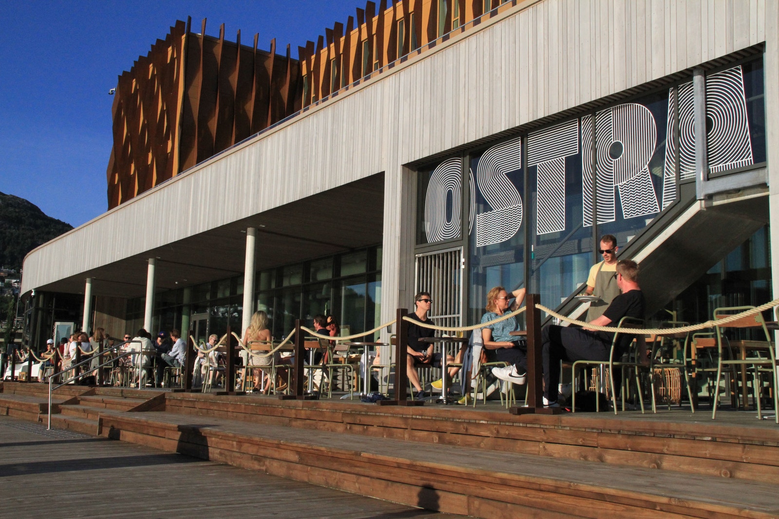 Innbydende lokaler rett ved sjøen Galleribilde