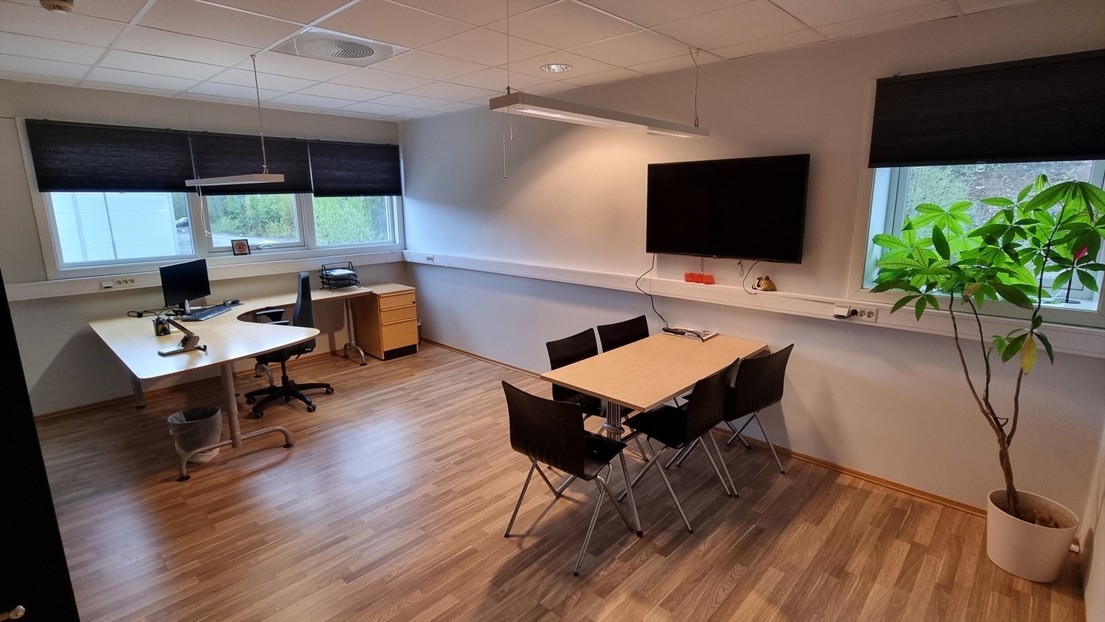 Stort pent hjørnekontor Galleribilde