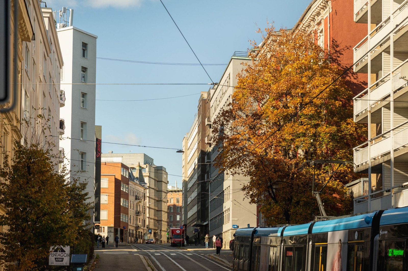 Cort Adelers gate Galleribilde