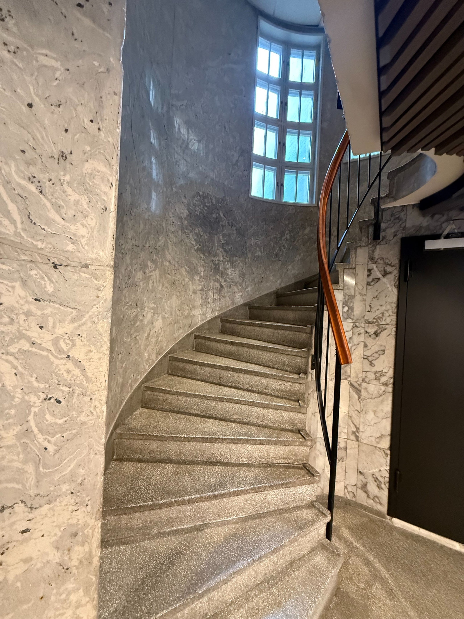 Cort Adelers gate 16 - Trappeløp Galleribilde