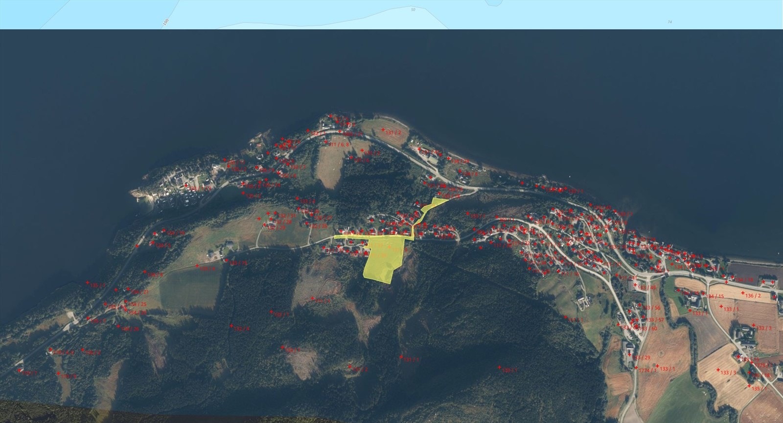 Boliger med fjordutsikt selger! Tomtene har flott beliggenhet med utsikt mot fjorden - et sterkt salgsargument for fremtidige kjøpere. Galleribilde