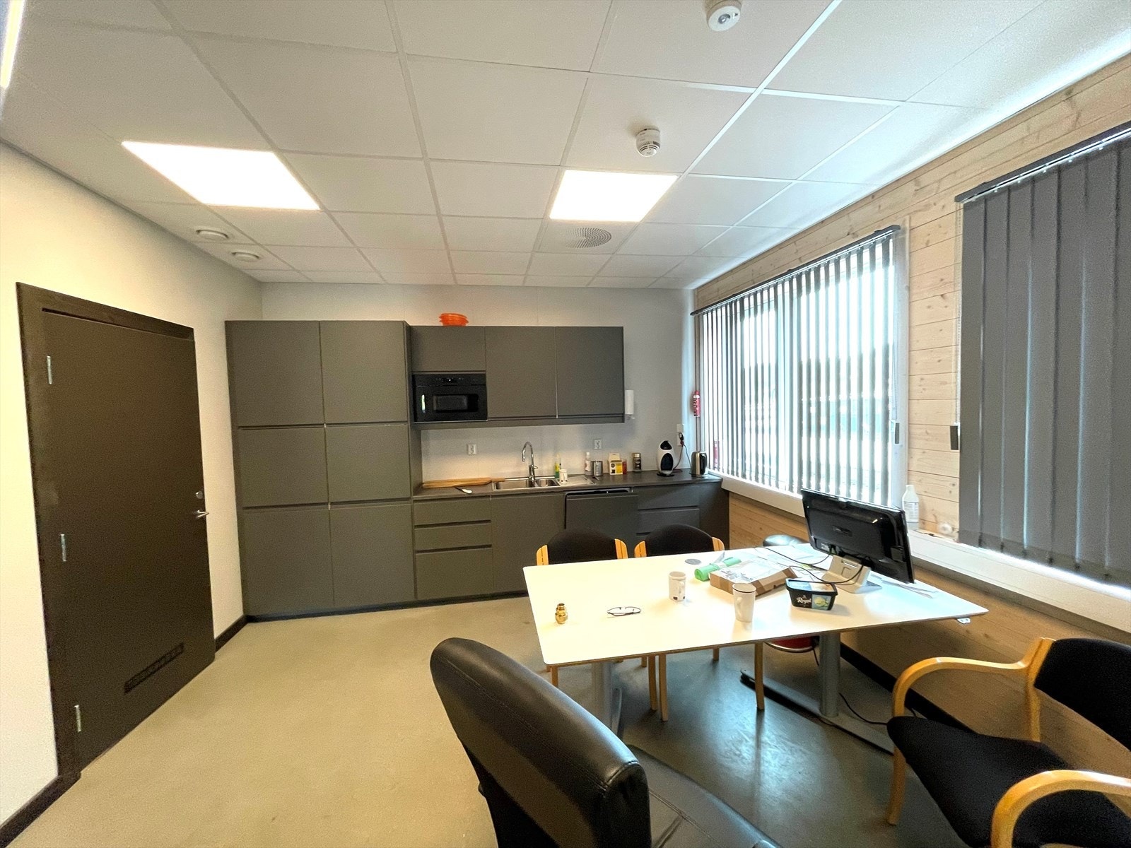 Kjøkken til lager. Galleribilde