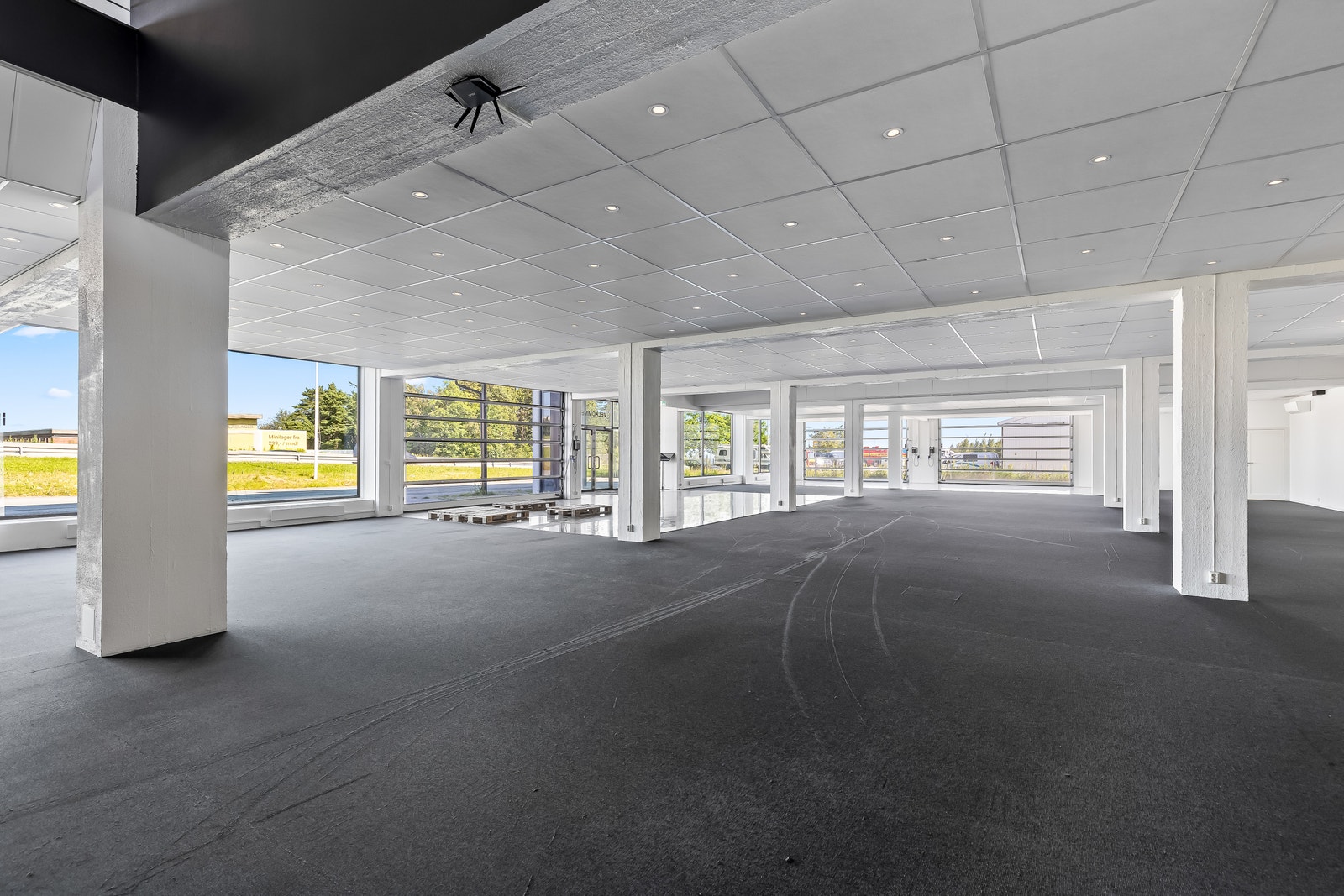 Salgshall og kontor i Magnus Lagabøters veg 6. Galleribilde