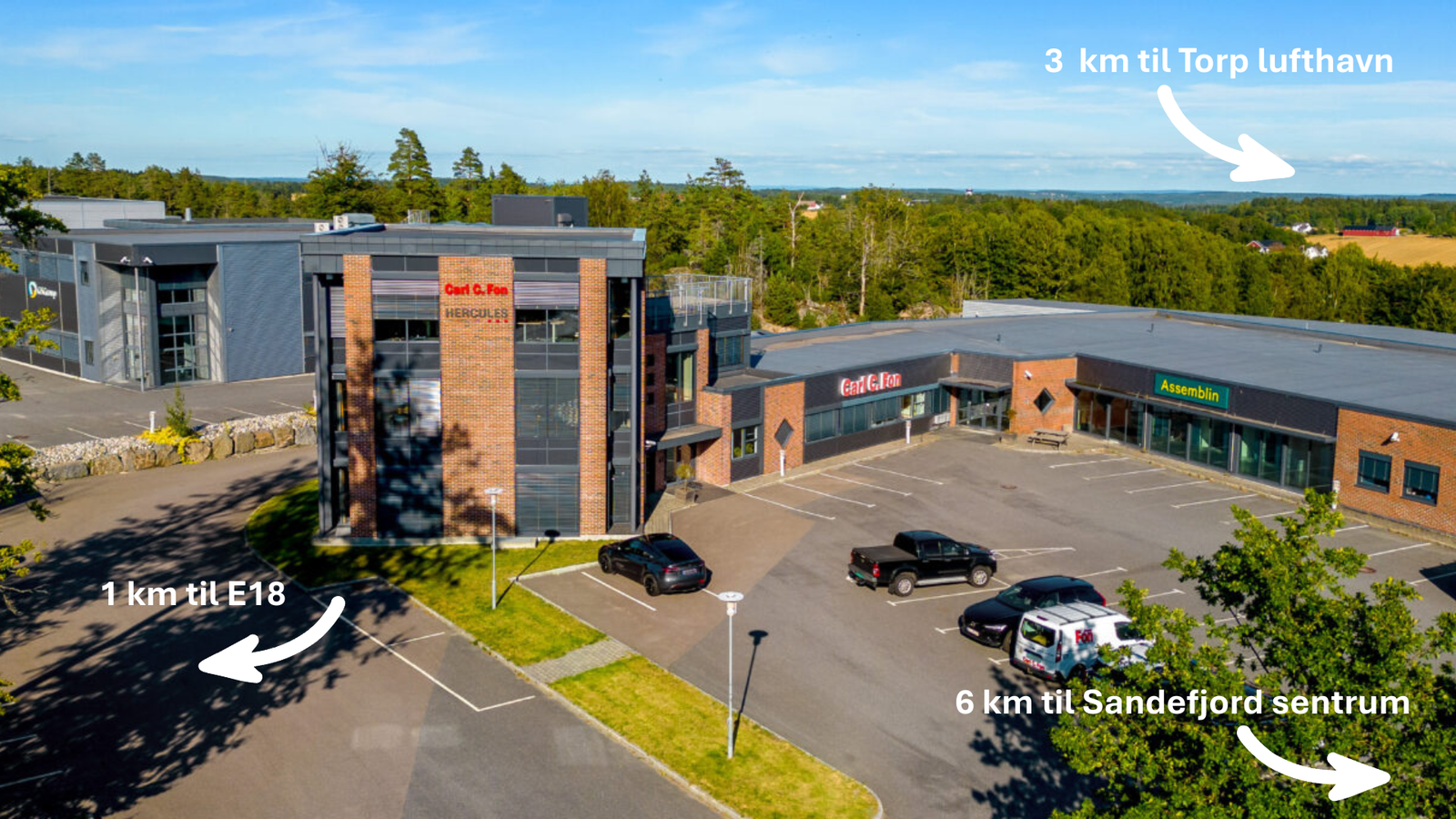 Genial beliggenhet, kort vei til flyplass, E-18 og nært Sandefjord sentrum. Galleribilde