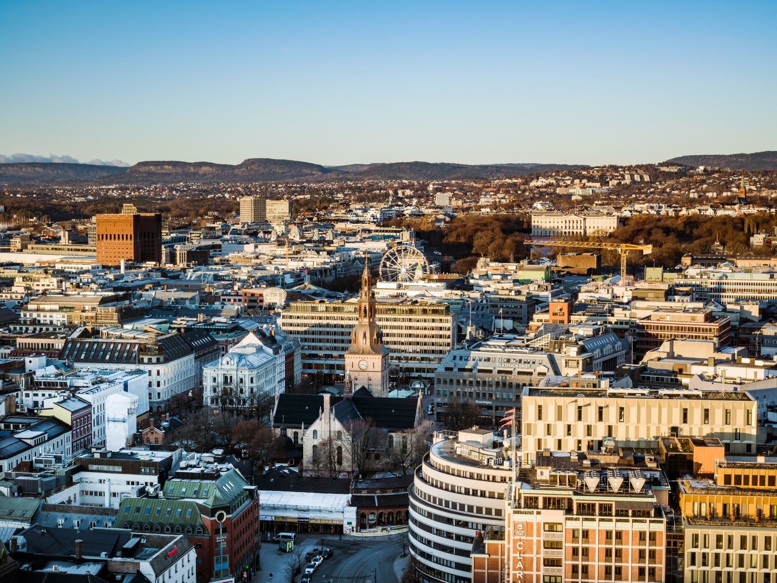 Utsikten fra Posthuset er helt uslåelig og strekker seg mot alle himmelretninger Galleribilde