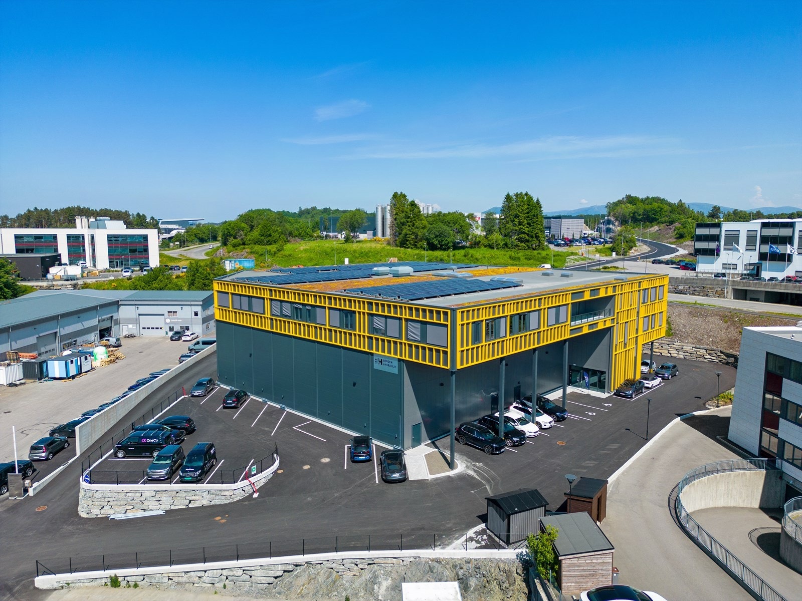 Espehaugen 49 - presentert av Kurt Furnes og Stephane B. Trotta v/ EiendomsMegler 1 Næringseiendom