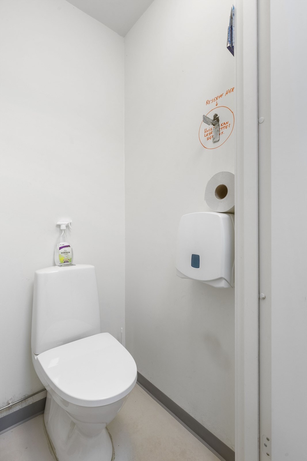 010_Felles wc..jpg Galleribilde