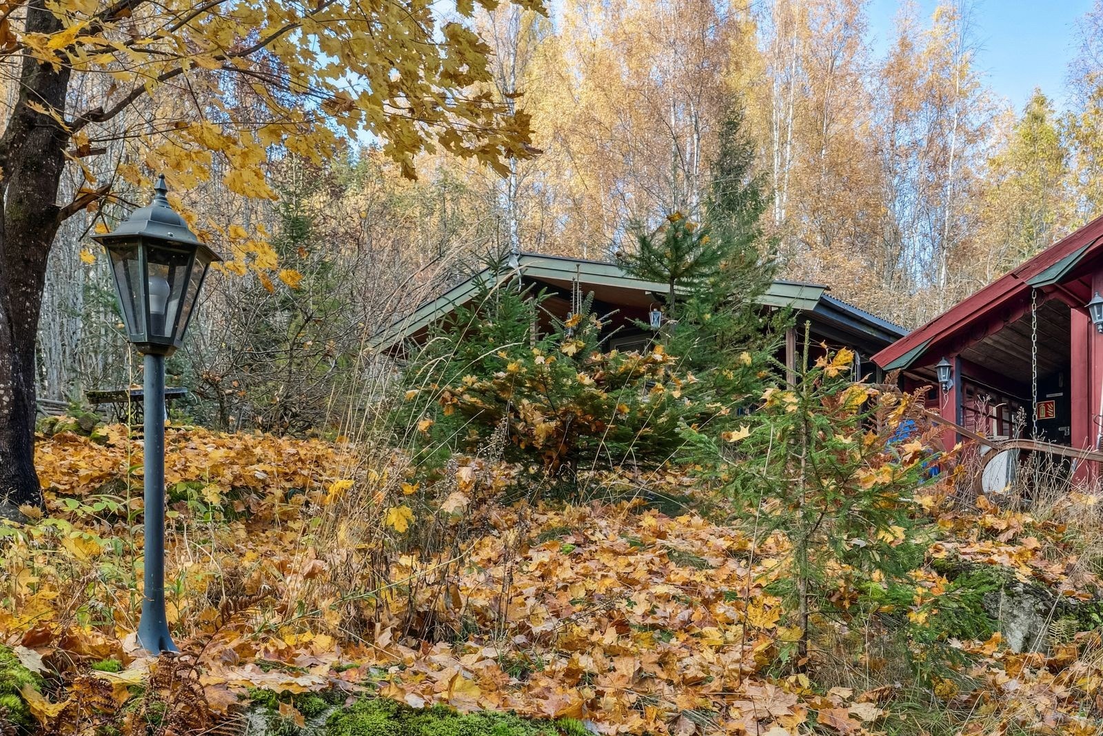 2 hytter bel. på vestsiden av Vestre Hurdalsveg Galleribilde