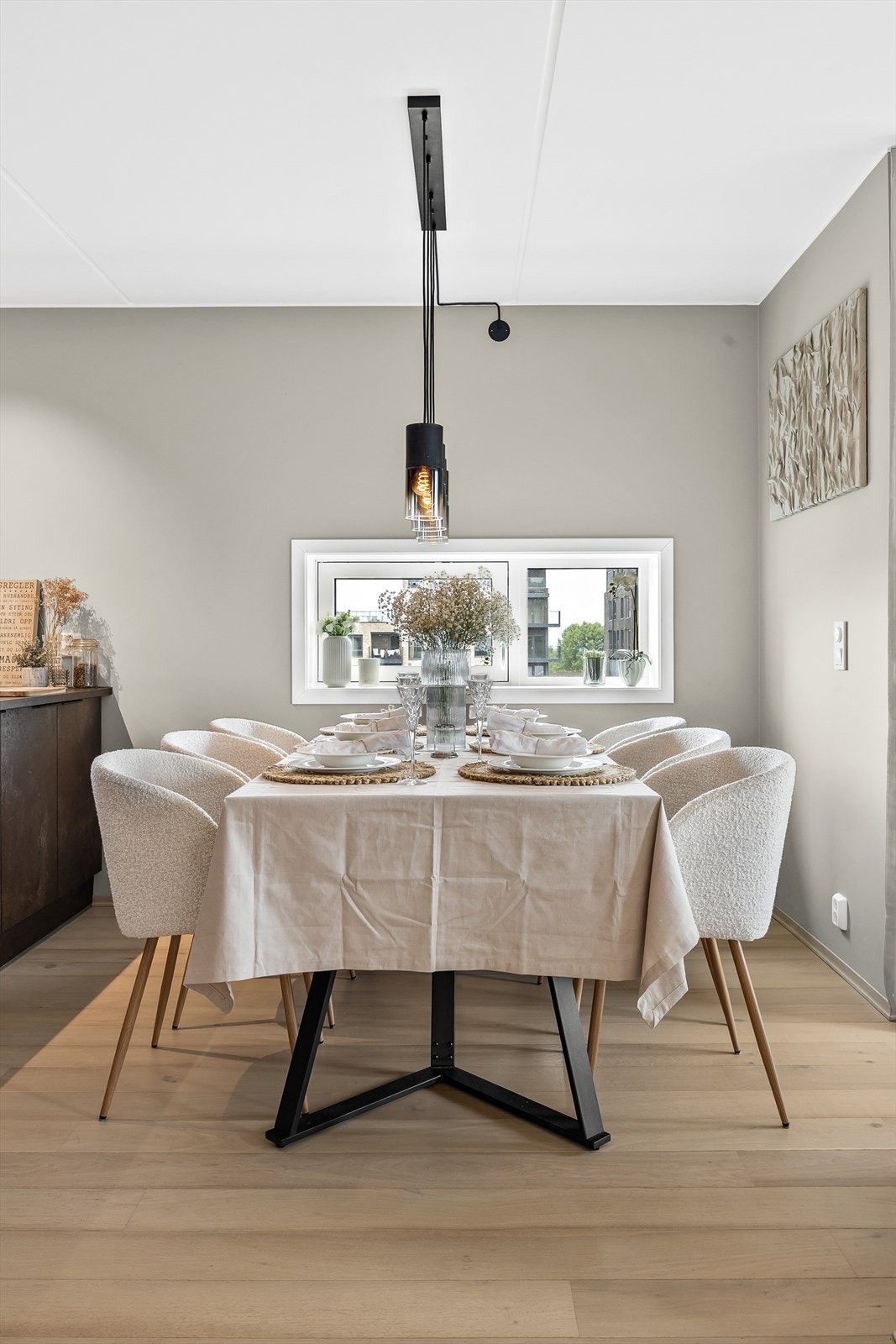 God plass til spisestue. Galleribilde