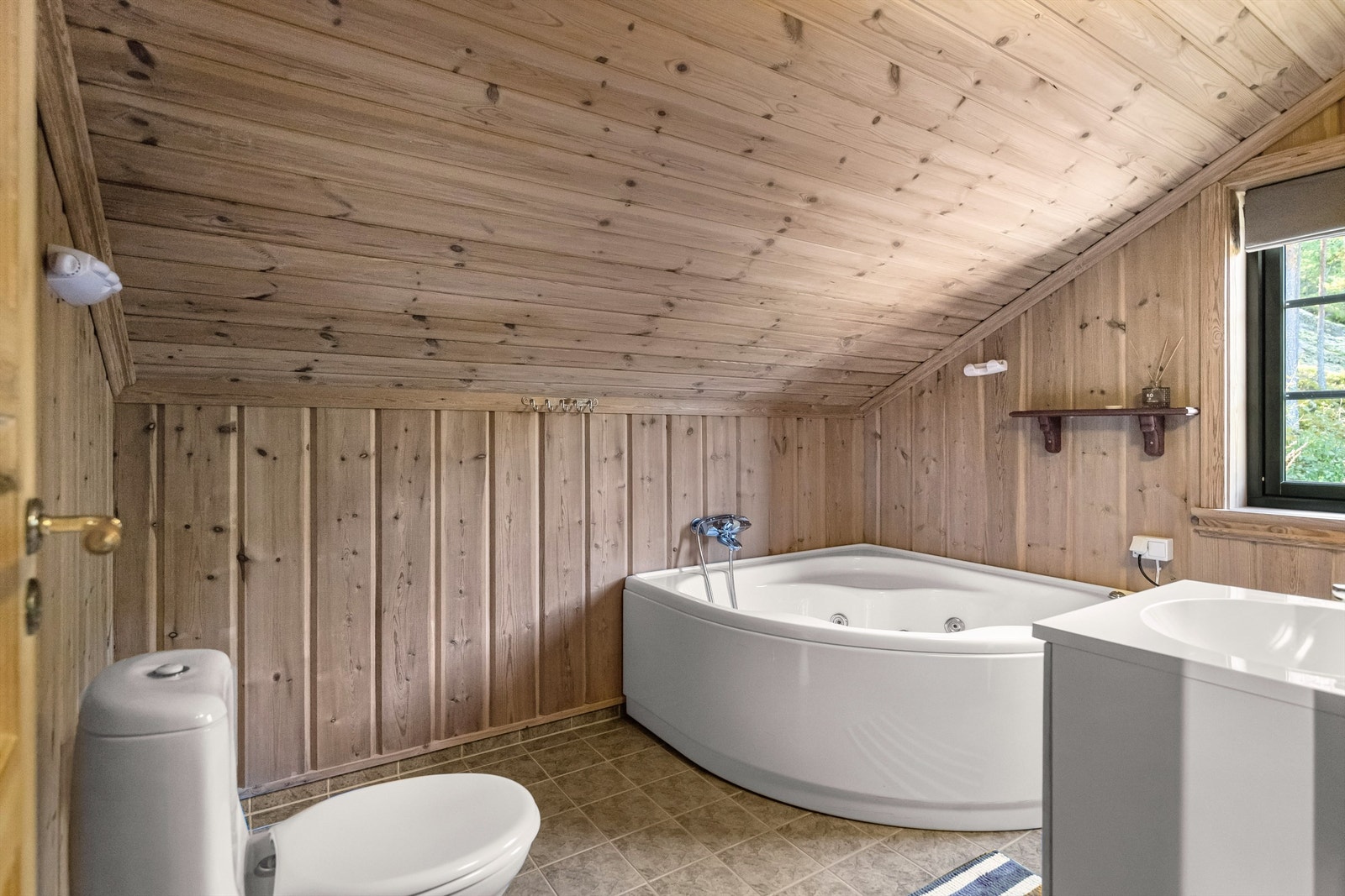 Bad i 2.etasje Galleribilde