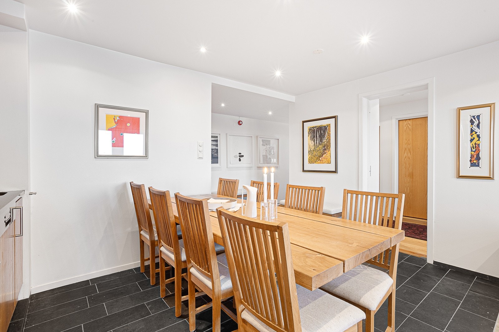 God plass til hyggelig spisegruppe. Galleribilde