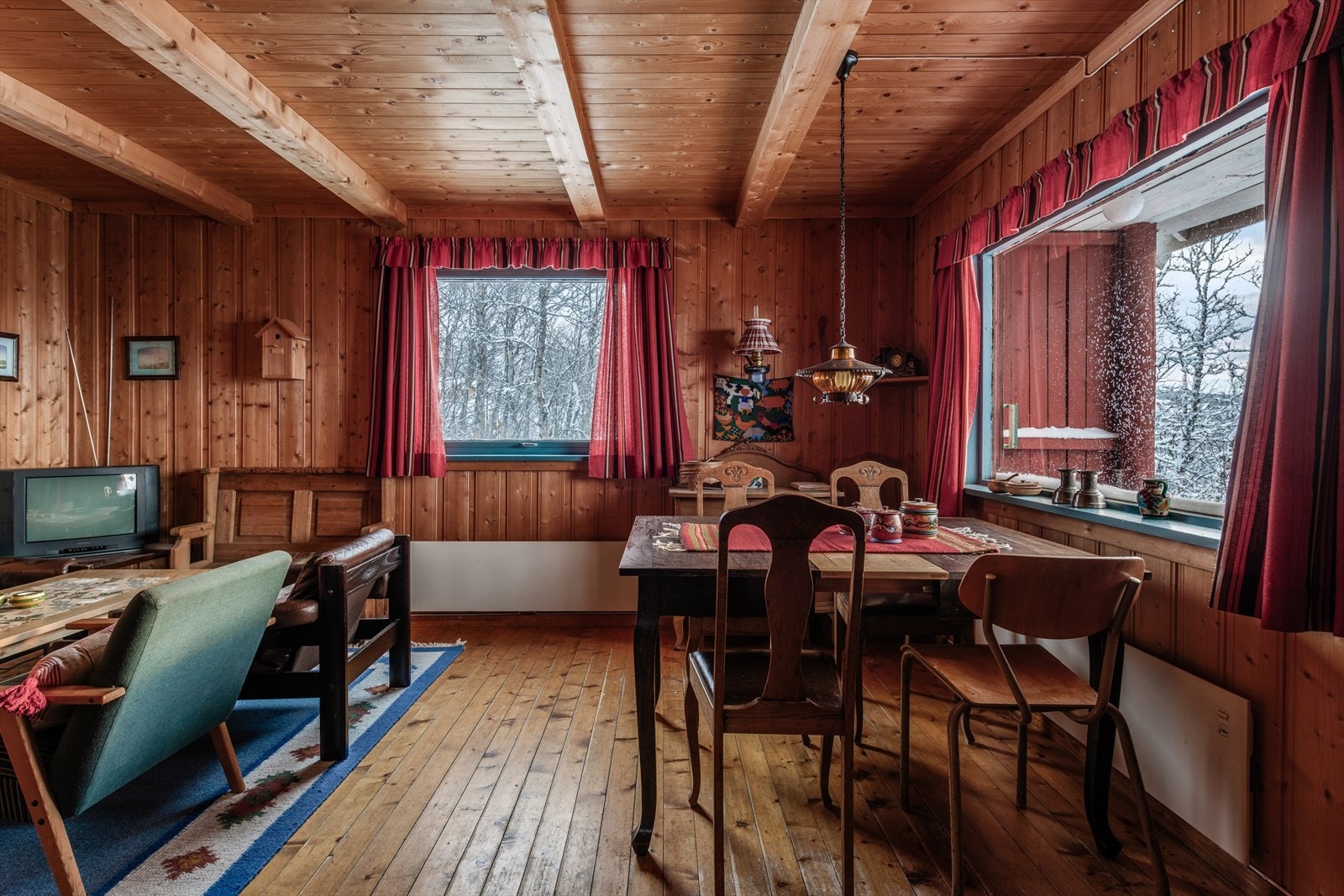 Spisestue/stue Galleribilde