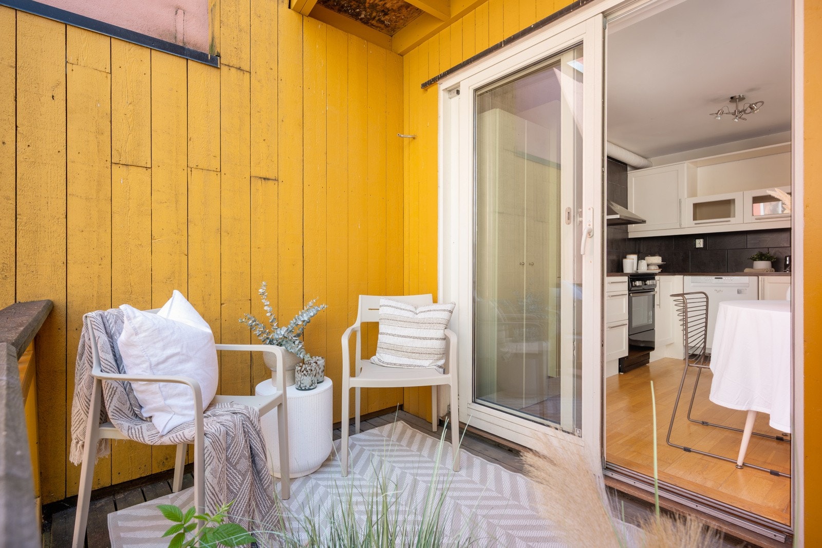 Denne flotte selveierleiligheten har en svært attraktiv beliggenhet på populære Møllenberg med gangavstand til alt Trondheim sentrum har å by på. Galleribilde