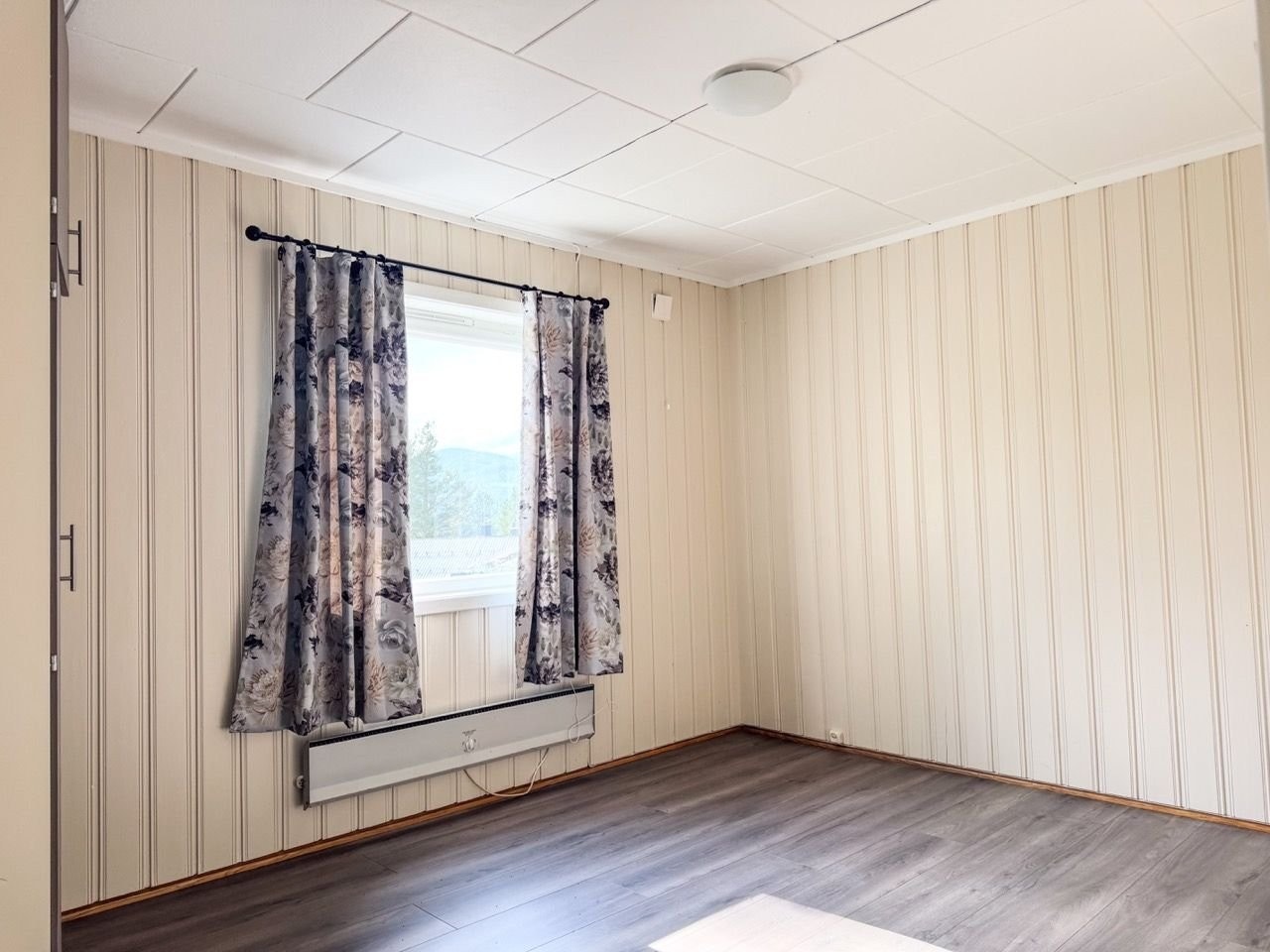 Soverom 3 i underetasjen. Oppusset alle flater i 2025. Galleribilde