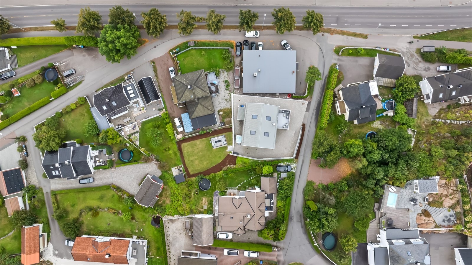 Rett ved Teieskogen finner du også Nøtterøy Idrettsforening med et bredt spekter av sportsaktiviteter som fotball, håndball, friidrett og turn. Her er det noe for både store og små. Galleribilde