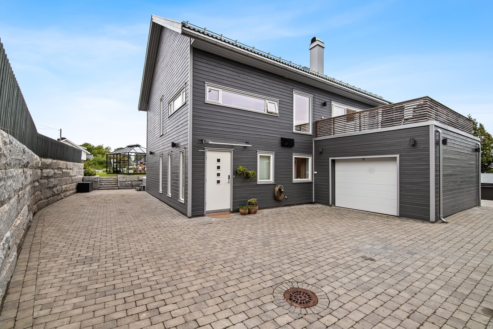 Nordvik Tønsberg v/Jørgen Nyhus har gleden av å ønske velkommen til Thueveien 1A! Foto: Fotograf Magik. Galleribilde