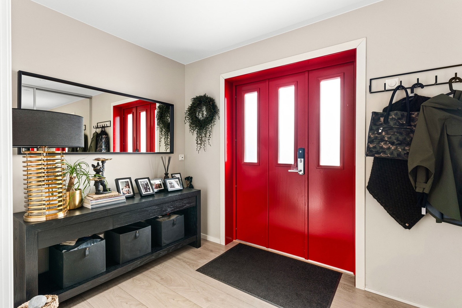 Entre/gang som gir et solid førsteinntrykk Galleribilde