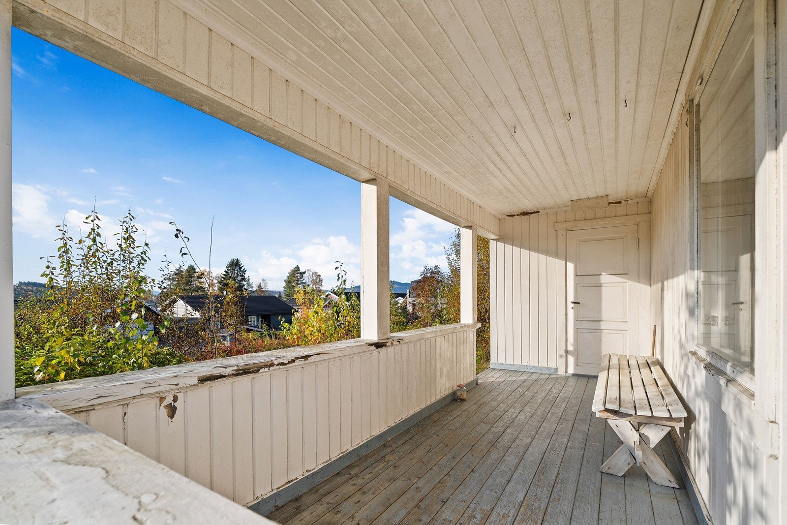 Eneboligen er eldre og har renoverings/oppgraderingsbehov. Galleribilde