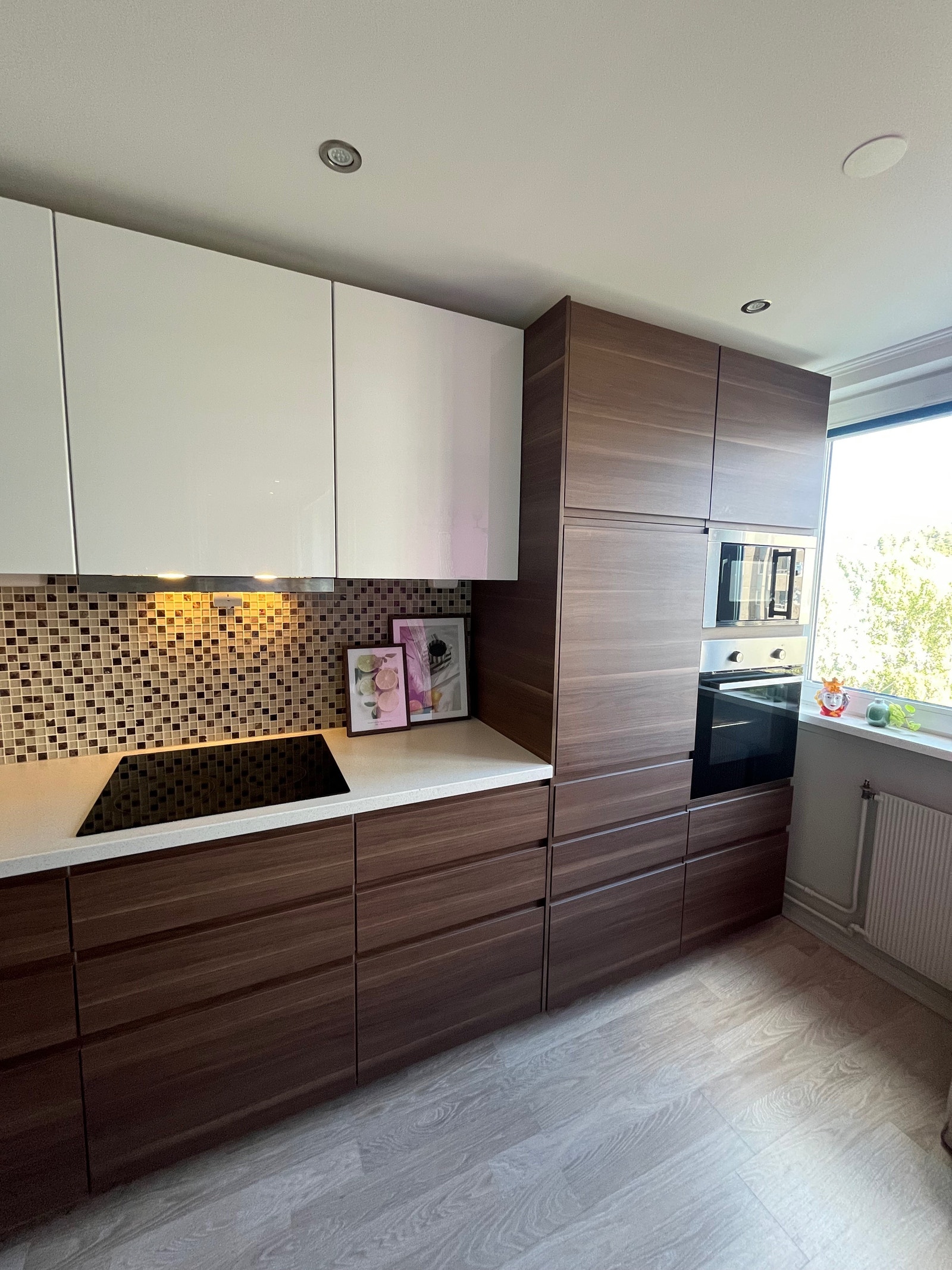 Romslig kjøkken. Galleribilde