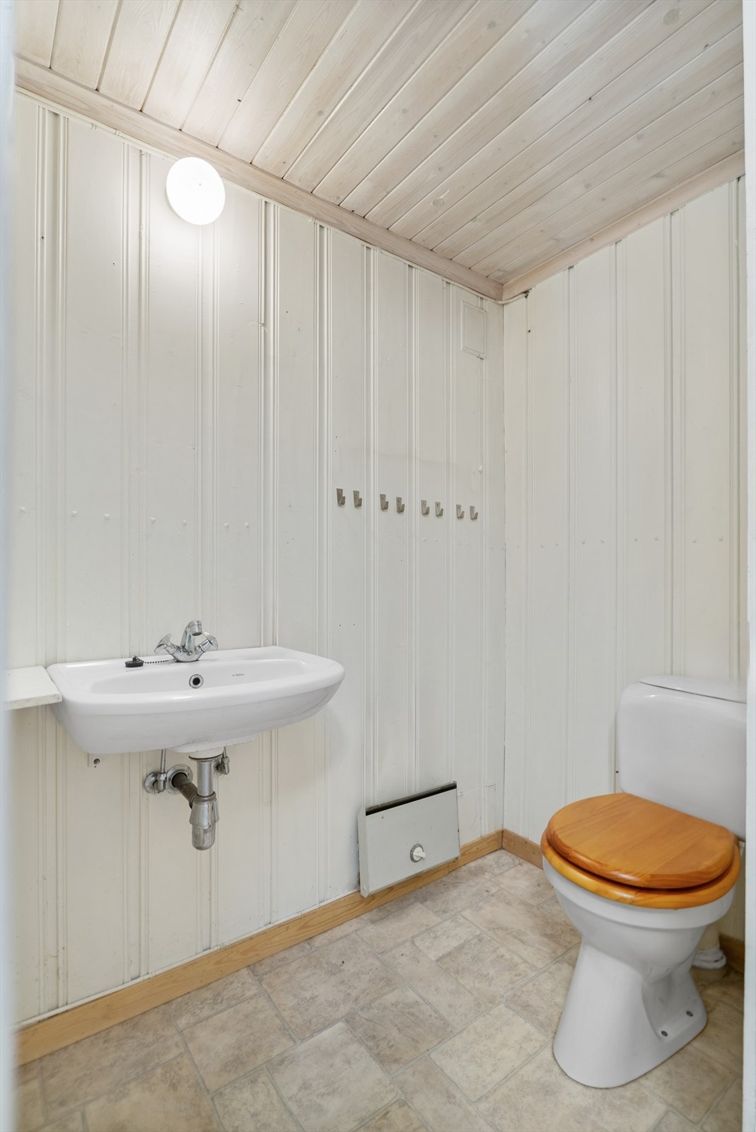 Toalettrommet i kjelleren Galleribilde