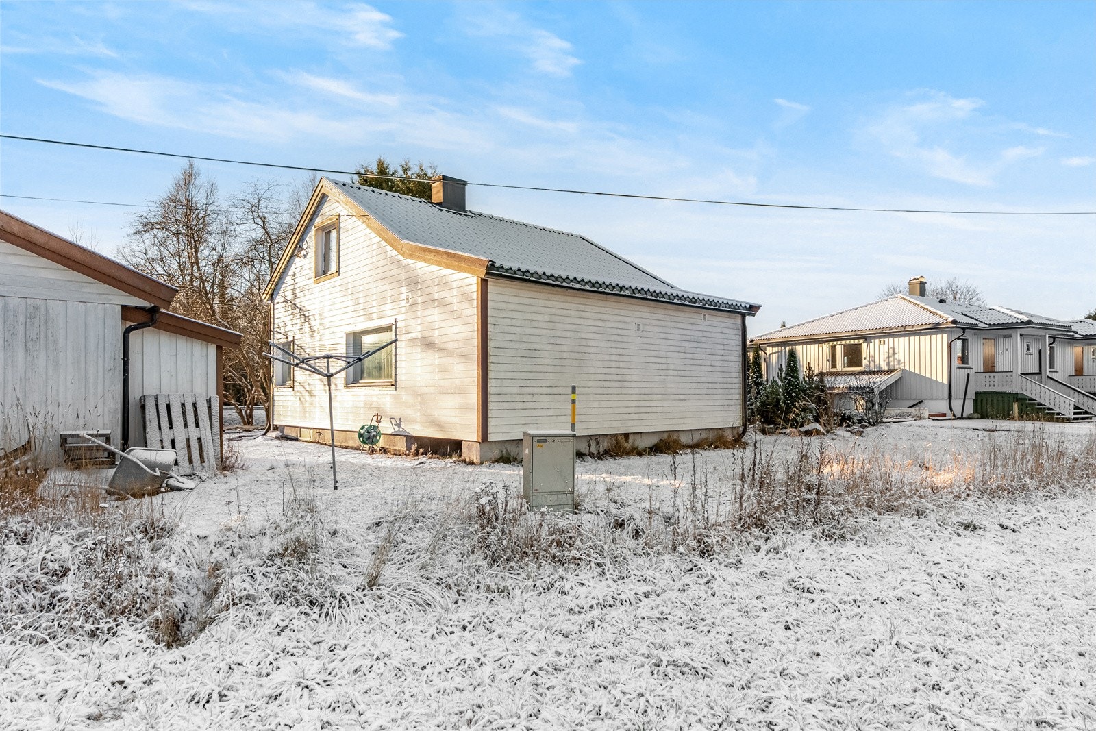 Det er det kort vei til bussholdeplass og gode togforbindelser til Oslo. Galleribilde