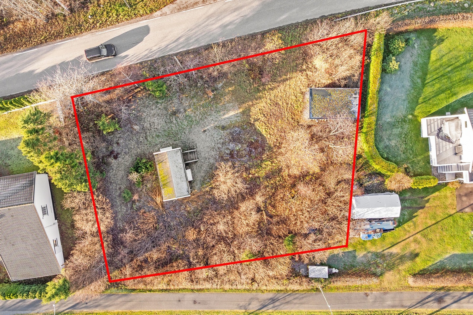 En romslig tomt på drøye 1 mål i naturskjønne og idylliske omgivelser. Galleribilde