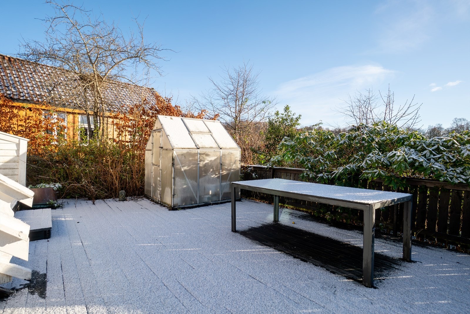 Det er også et eldre drivhus på eiendommen Galleribilde