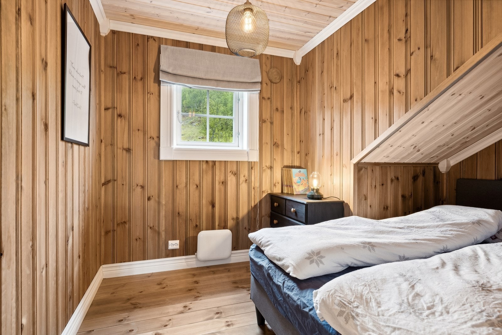 De tre resterende soverommene ligger i forbindelse med stue i 2. etg. Her ser du soverom II. Galleribilde