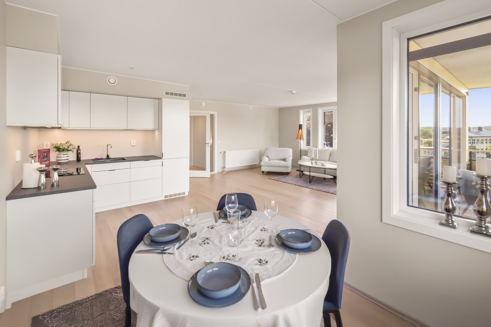 Leiligheten har en god planløsning. Fotograf: Maciej Krzysztof Krawczyk ved Fotograf Magik Galleribilde