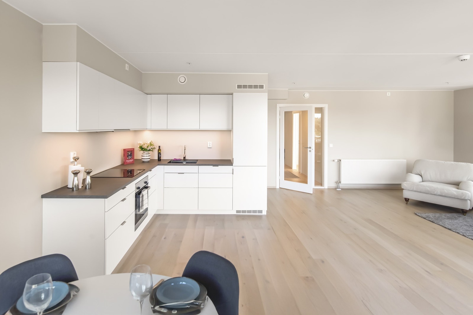 Kjøkken med spiseplass Galleribilde