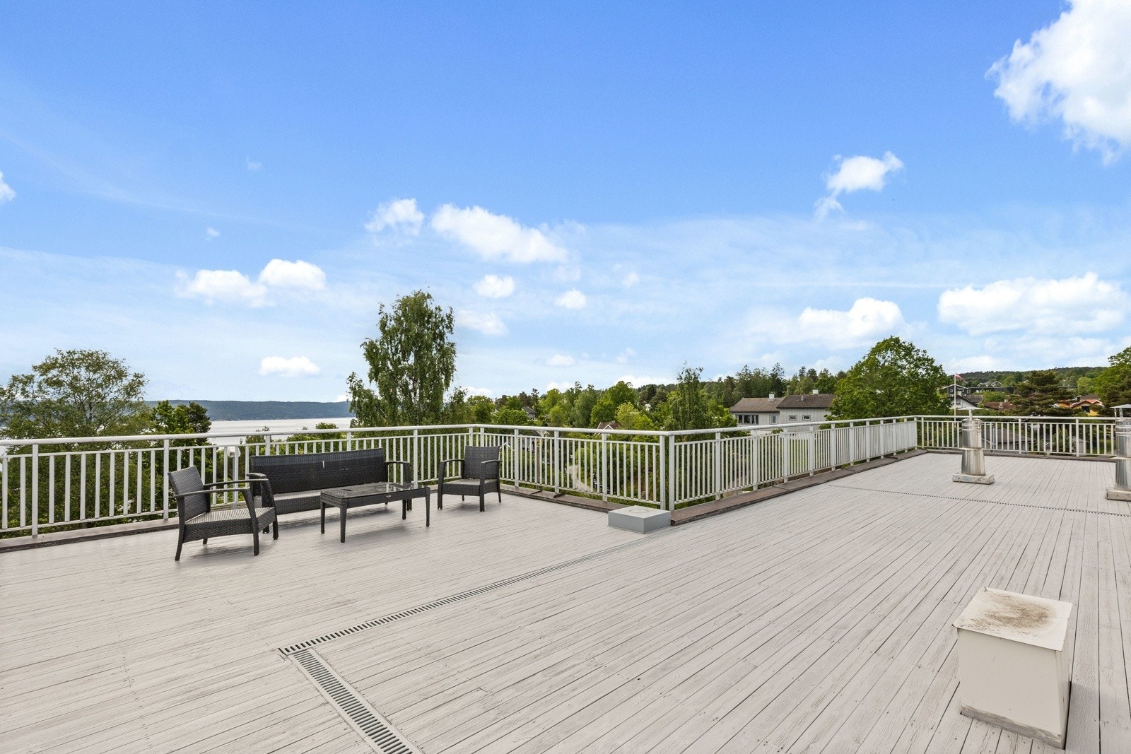 Sameiet har en felles takterrasse, eksklusivt for beboerne i boligseksjonene. Galleribilde