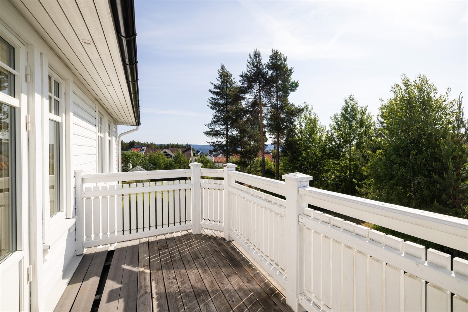 Skjermet og solrik balkong. Galleribilde