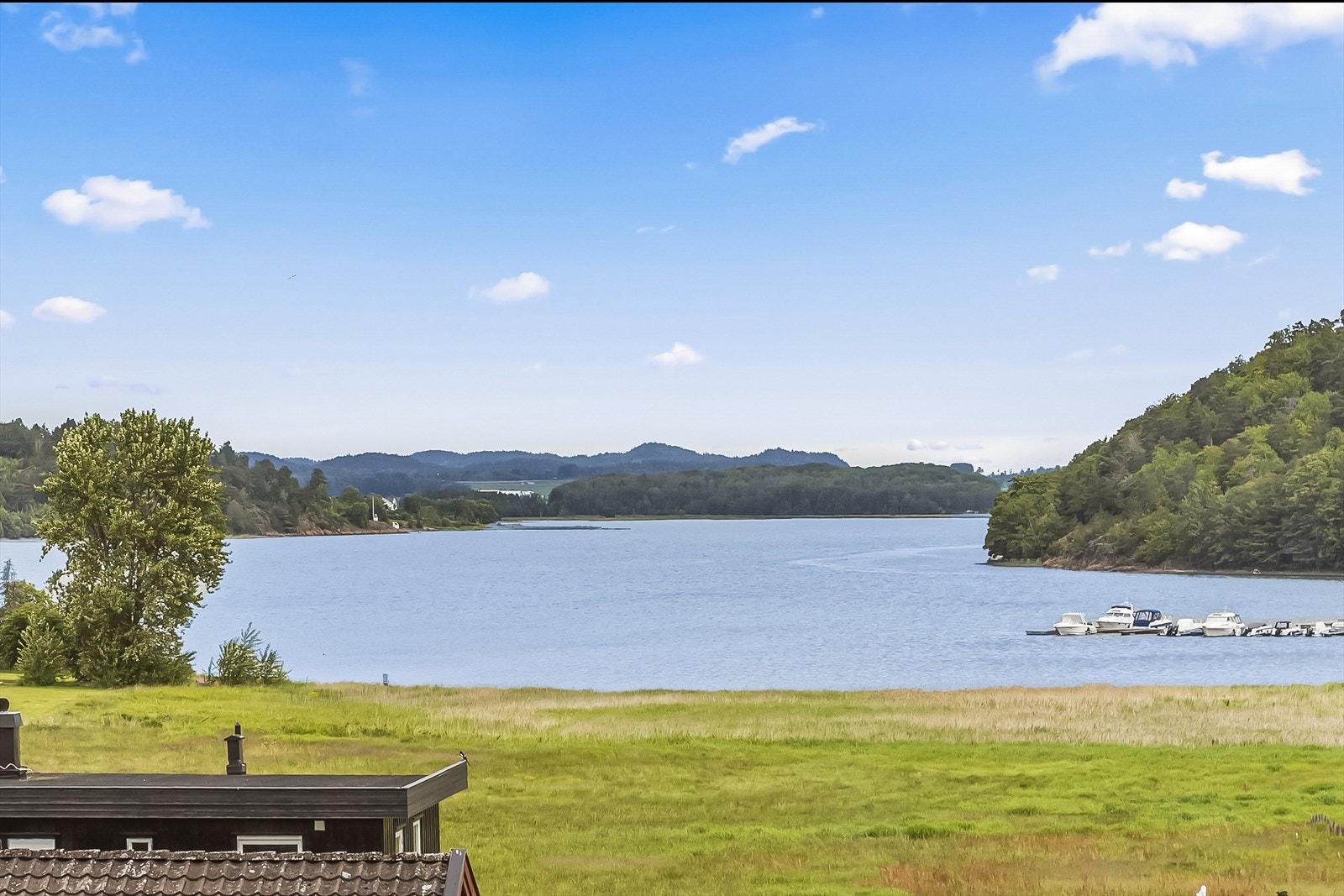 Nordvik Tønsberg v/Jørgen Nyhus har gleden av å ønske velkommen til Munkoddveien 2! Foto: Fotograf Magik. Galleribilde
