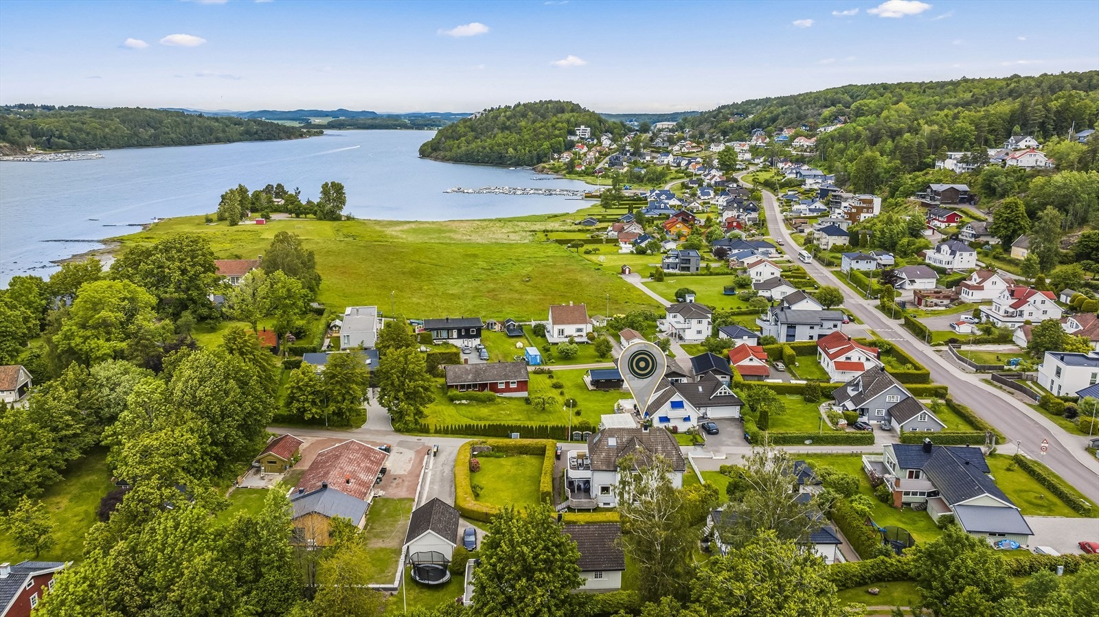 Munkoddveien 2 tilbyr en ideell ramme for deg som ønsker en harmonisk balanse mellom natur, rekreasjon og en praktisk hverdag. Galleribilde
